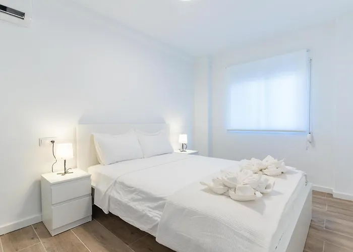 Hauzify I Pedrera شقة